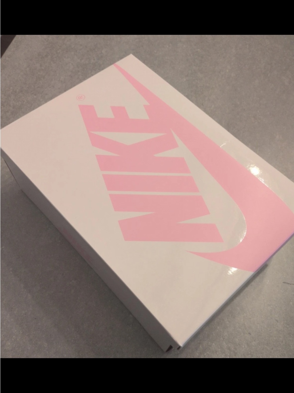 Travis Scott Air Jordan 1 Low Top Sneakers in Cream, White & Pink - Picture 3 of 4